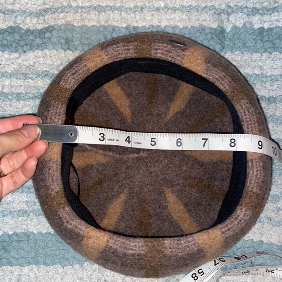 Wool Beret Hat by Canadian Hat 1918 - Picture 7 of 8